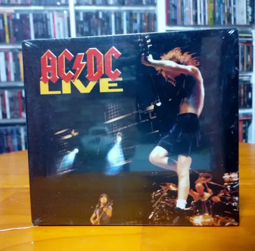 CD - AC/DC - LIVE - Novo e lacrado! Tecnologia ConnecteD que dá acesso a música bônus.