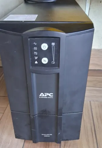 Nobreak APC Smart-UPS BR 2200VA