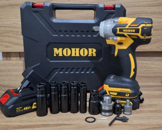 Chave de impacto 48V com mandril e acessórios 310,00 reais