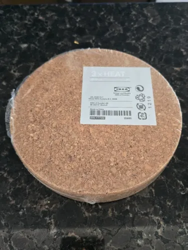 Descanso de Panela em Cortiça IKEA HEAT (pacote contendo 3 unidades).