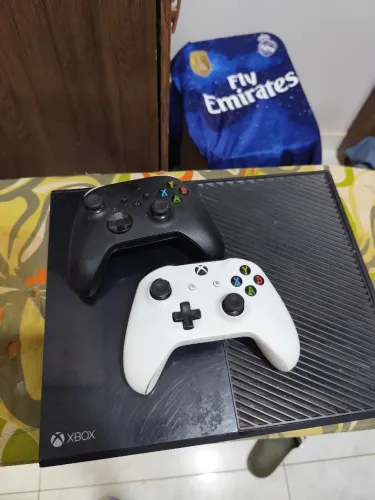 X Box One 2 controles 