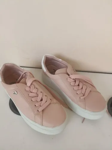 Tênis feminino solado alto