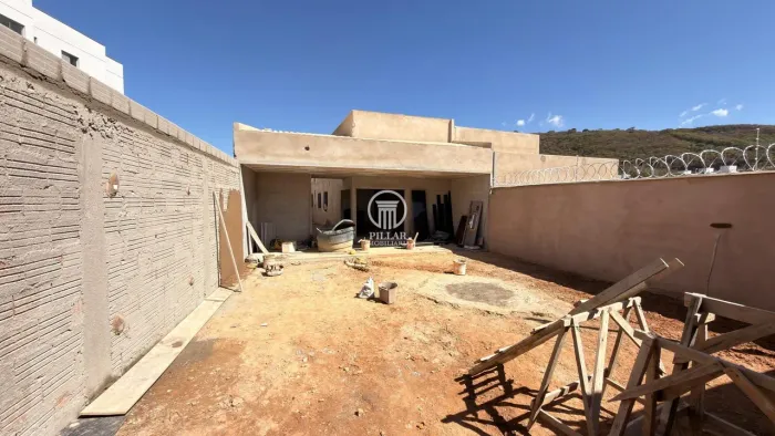 CASA TÉRREA À VENDA NO BAIRRO IBITURUNA MONTES CLAROS/MG