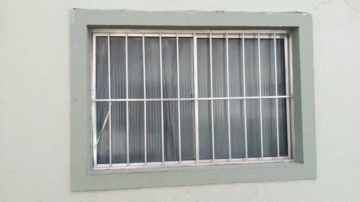 Janela de alumínio com vidro
