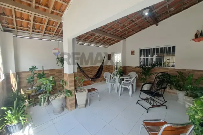 MORE E GERE RENDA! CASA COM 216M² + CASA ANEXA NO CONJUNTO NOVA NATAL