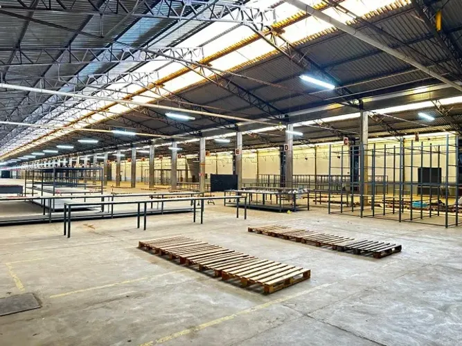 Galpão industrial/Logístico - 2.800 m²