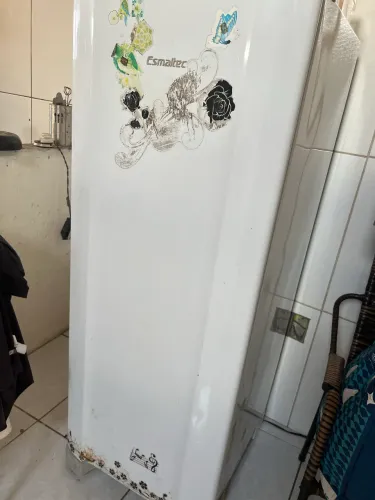 Geladeira esmaltec