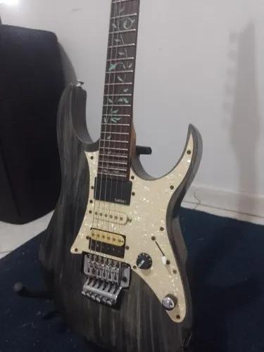 Guitarra Ibanez montada por Luthier, timbre fantástico!