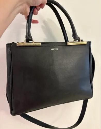 Bolsa Arezzo preta couro