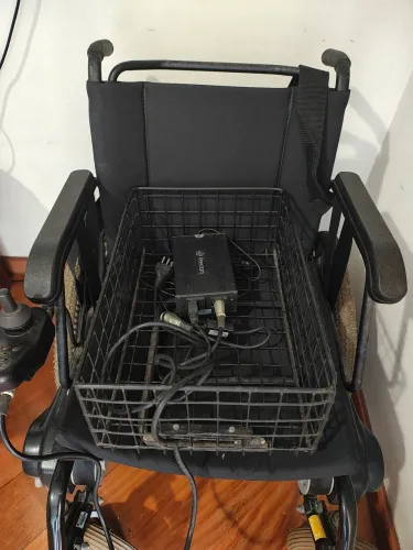 Vendo Cadeira de rodas Freedom Carbon