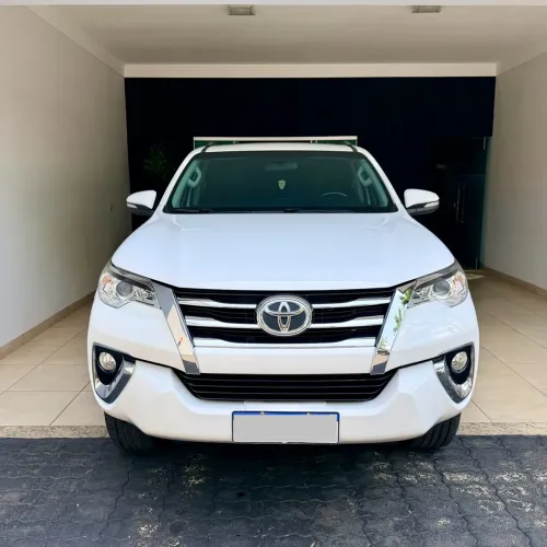Toyota Hilux SW4 SR 4X2 2.7/ 2.7 Flex 16V Aut. 2017