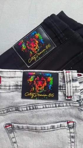VENDO  2 calças City Denim número 38. Cada uma 180,00.