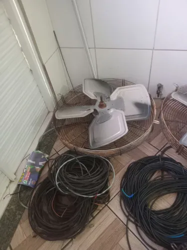 Vendo motores trifásico de 1CV WEG 120 reais cada