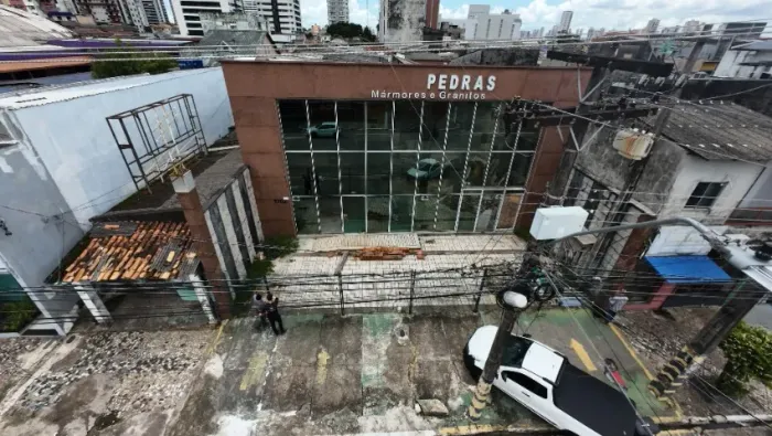 Ponto Comercial / Galpão Amplo - Trav. Lomas Valentinas (Próximo à Duque)