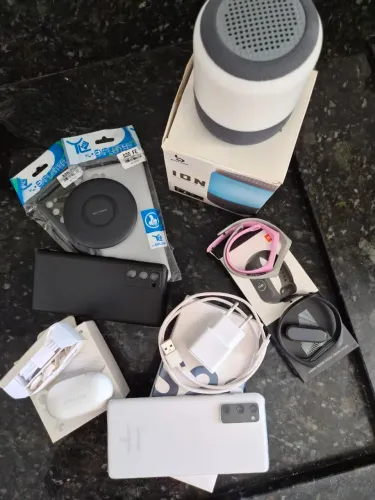 Vendo Samsung Galaxy S20FE com Acessórios - Promoção/Barbada
