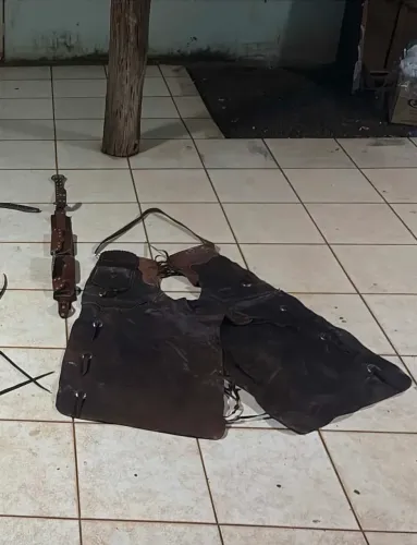 Calça de couro