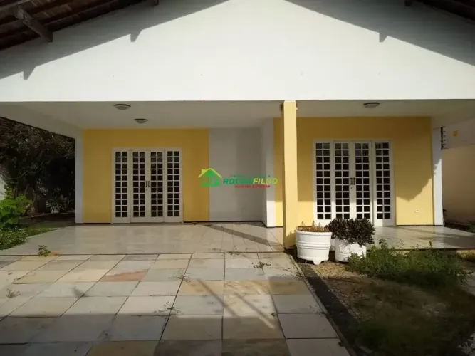 Casa com 4 Quartos, 3 Suítes e Piscina para Locação no São Cristóvão DESCRIÇÃO