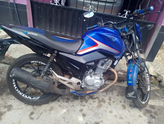 Vendo moto titam 160 2017 porém esta atrasada aparti do dia 21/09/2026