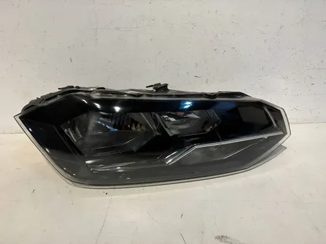 Farol Vw Polo Virtus 2018 2019 2020 2021 L.d Original Direito/passageiro