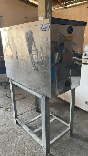 BEBEDOURO INDUSTRIAL SUSPENSO 180L CÂNOVAS 