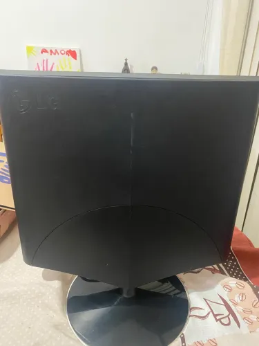 Monitor LG funcionando perfeitamente