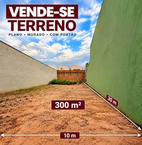 Terreno 300 m² no Umuarama - Plano, Murado e com Portão