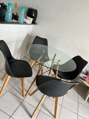 VENDO Mesa de jantar 4 cadeiras