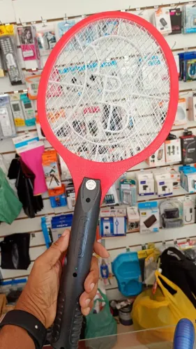 Raquete Elétrica Recarregável Mata Mosquito e Pernilongo - Novo