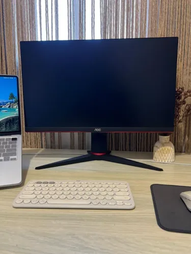 Monitor AOC 24 POL 144HZ