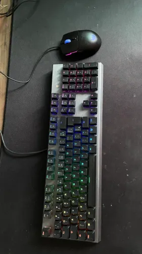 Teclado e mouse gamer
