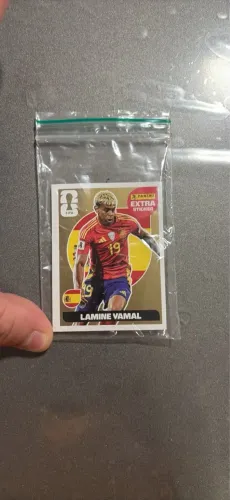 FIGURINHA LEGEND LAMINE YAMAL GOLD