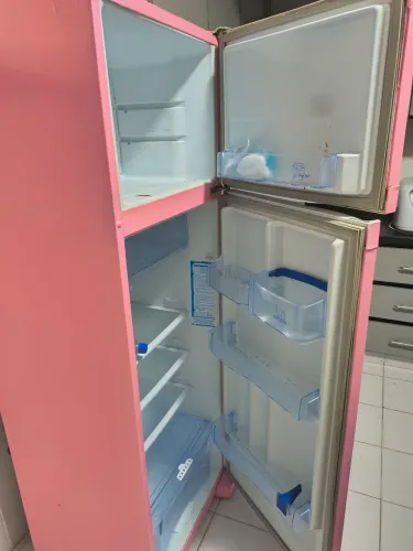 Geladeira Duplex, Continental, Frost Free, funcionando e em perfeita condições de uso,