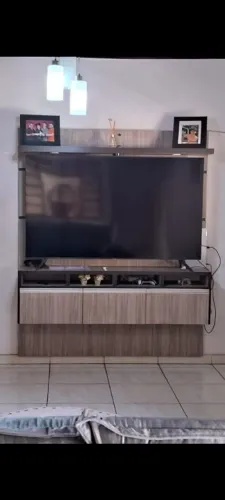 Rack com painel para TV até 65 polegadas