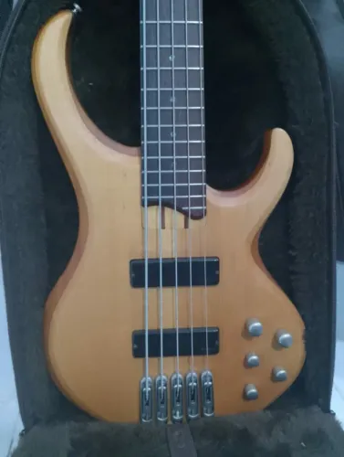 Ibanez BTB QM 405