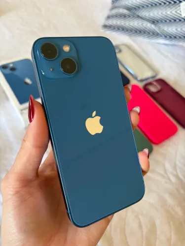 iPhone 13 128gb novíssimo.