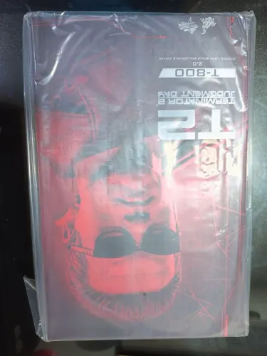 Hot toys T800 2.0 Terminator Exterminador do futuro  Arnold Swchardzenneggar Marvel dc