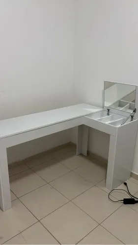 Escrivaninha/penteadeira