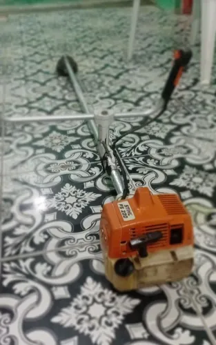 Rocadeira a gasolina