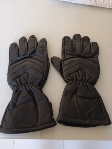 Vendo luva de couro usada