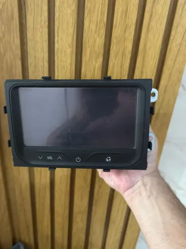 Multimídia MyLink com película + moldura ambos originais Chevrolet zerada, sem chicote  