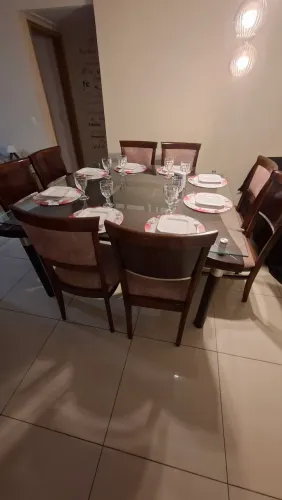 Conjunto de mesa + 08 cadeiras + 01 Buffet