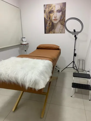 VENDE-SE MACA COM MASSAGEADOR E CONTROLE REMOTO