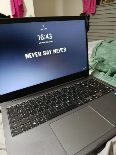 Notebook Samsung Book (Modelo NP550XDA) em excelente estado de conservação