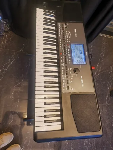 Korg Pa 600