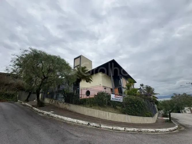 Imóvel para venda possui 800 metros quadrados em João Paulo - Florianópolis - SC