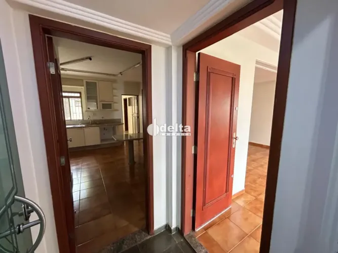Apartamento com 4 quartos sedo 1 suíte disponível para locação e venda no bairro Tabajaras