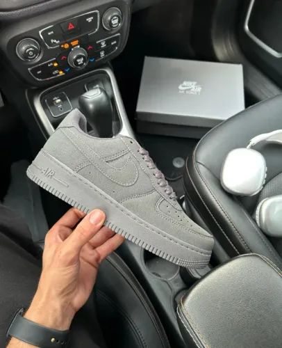 Nike Air Force 1 Grafite Acabamento em Camurça Premium Masculino
