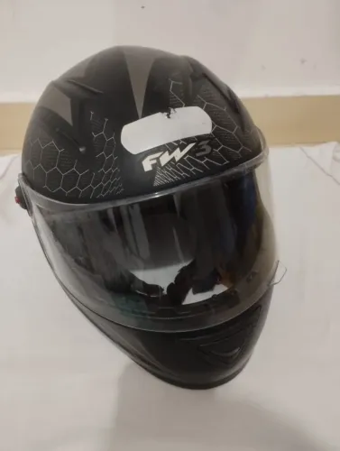CAPACETE