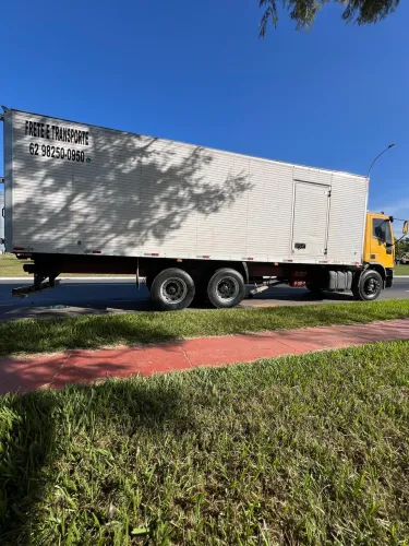 Fretes e Mudanças Goiânia Caminhão Truck baú grande