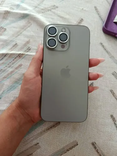Iphone 15 pro max. muito novo